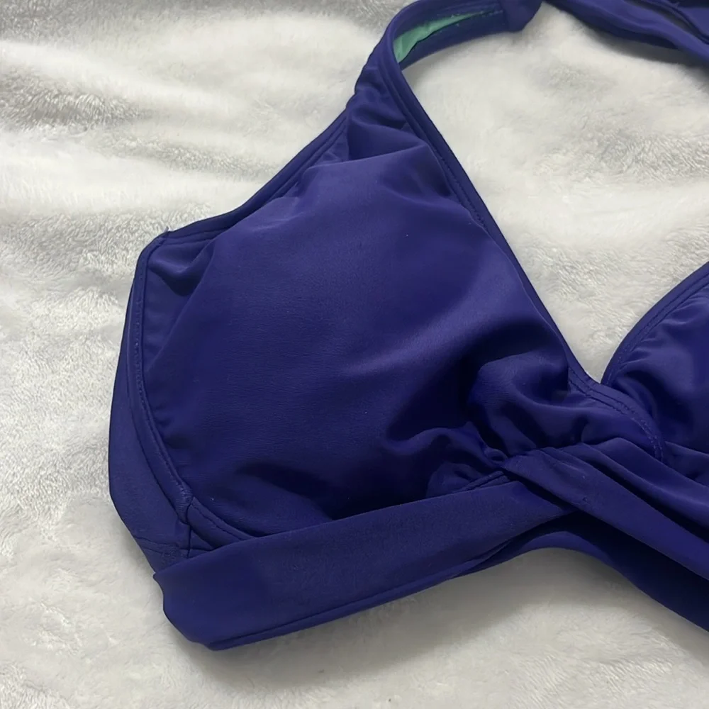 Athleta Women’s Bikini Top Size 32D or 32DD Blue Halter Tie Neck Underwire